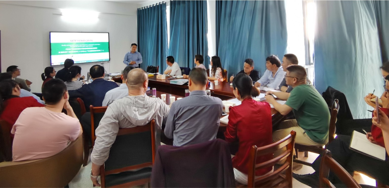 攜手跨越巔峰，鑄就湖北中天云母傳奇